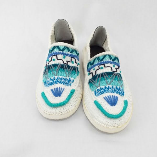 Blue Yarn  Giveh shoes For Her