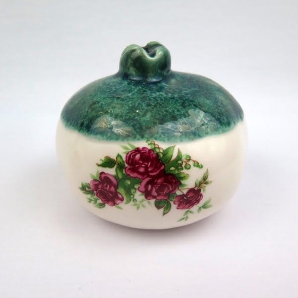 Ceramic pomegranate, Floral Pattern