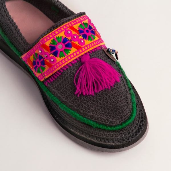 Balochi Embroidery Giveh – Charcoal
