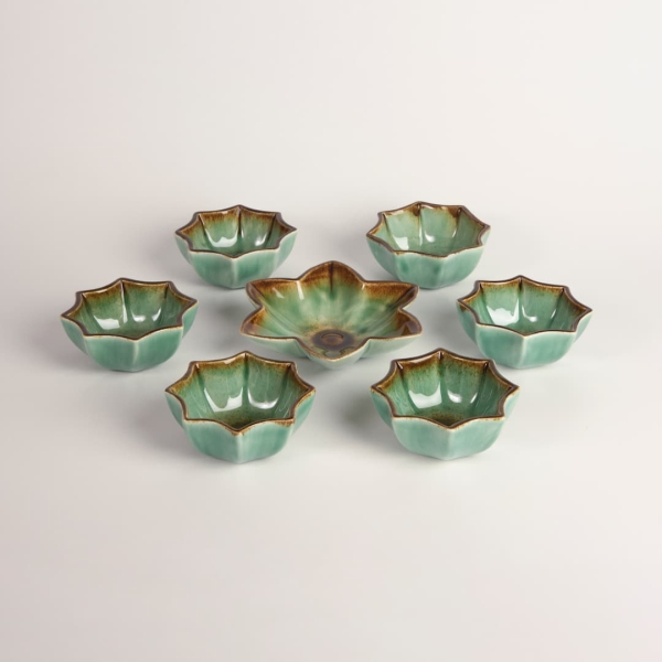 Elegant Emerald Ceramic Serveware Set