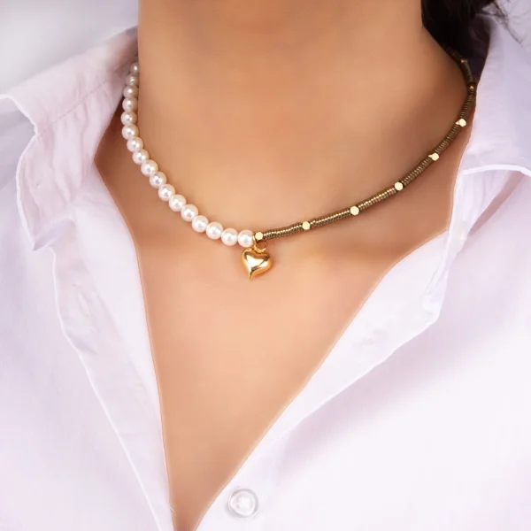 Elegant Gold Heart Choker with Pearls