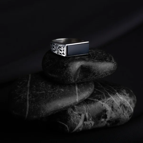 Classic Agate Men’s Silver Ring